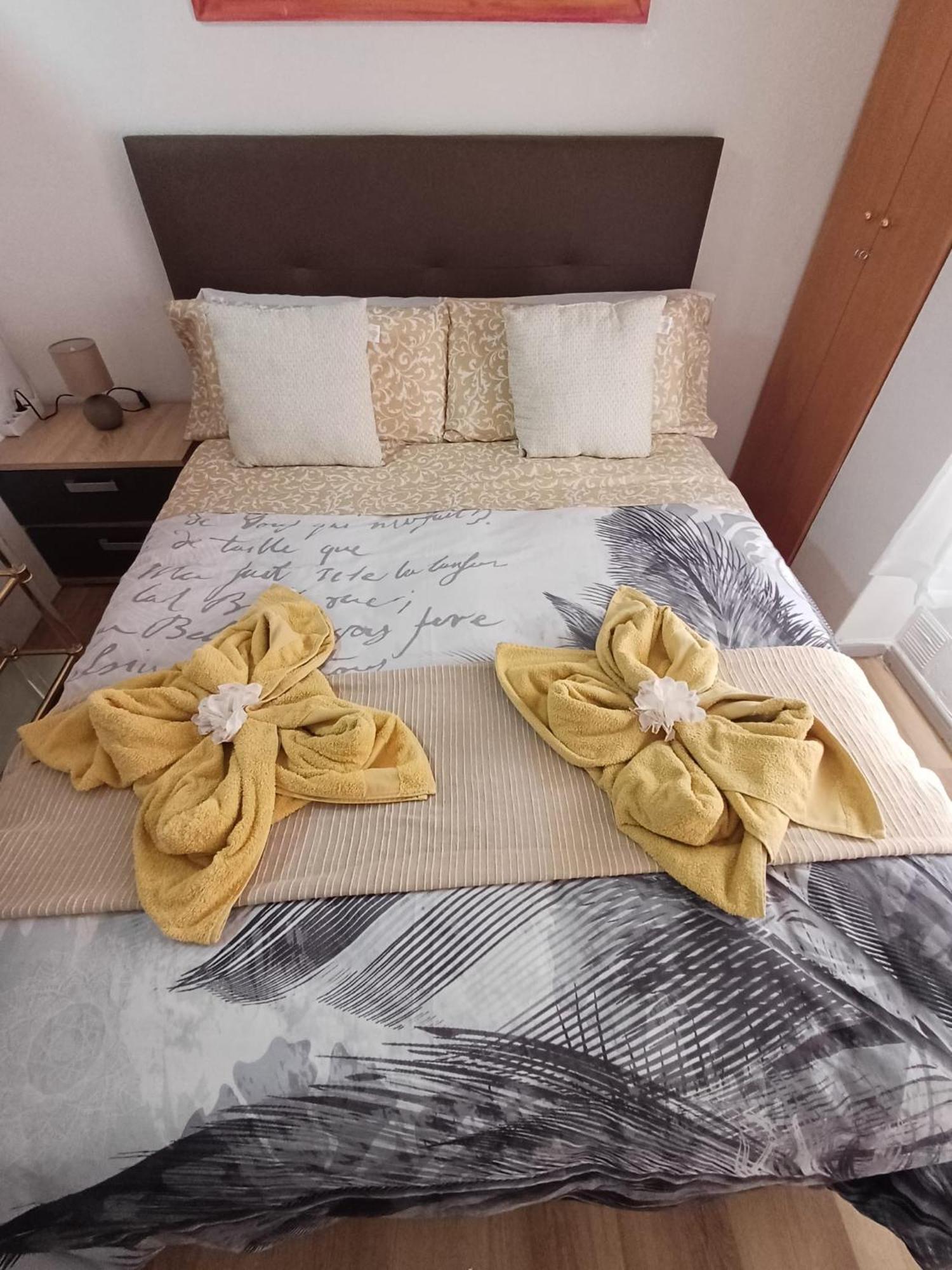 Alicante Postiguet Studios Экстерьер фото