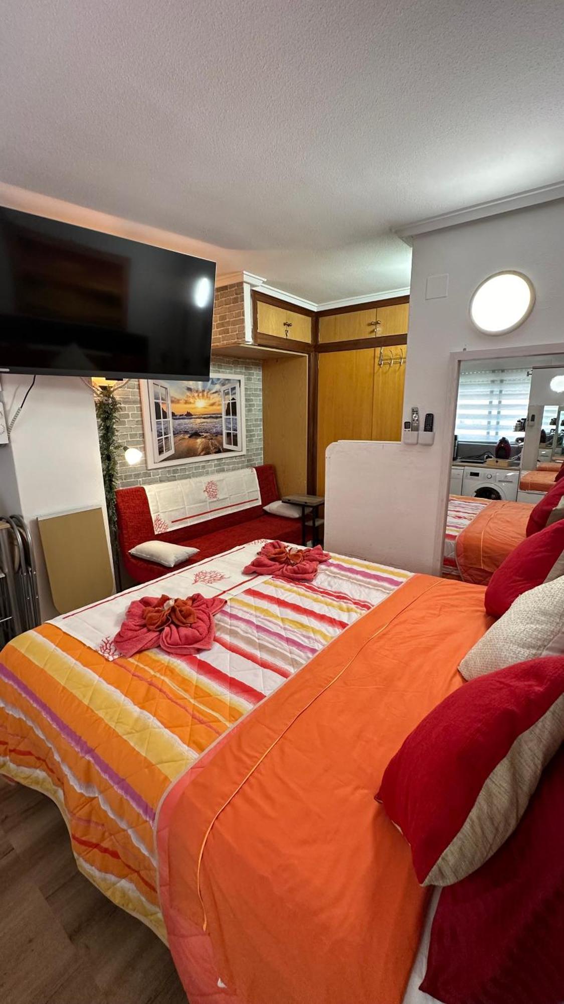 Alicante Postiguet Studios Экстерьер фото