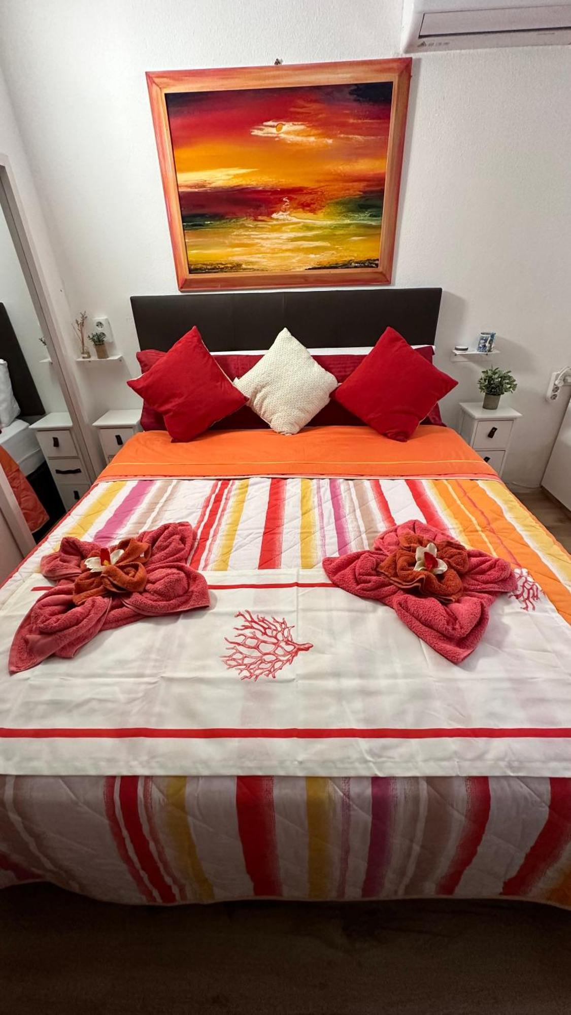Alicante Postiguet Studios Экстерьер фото