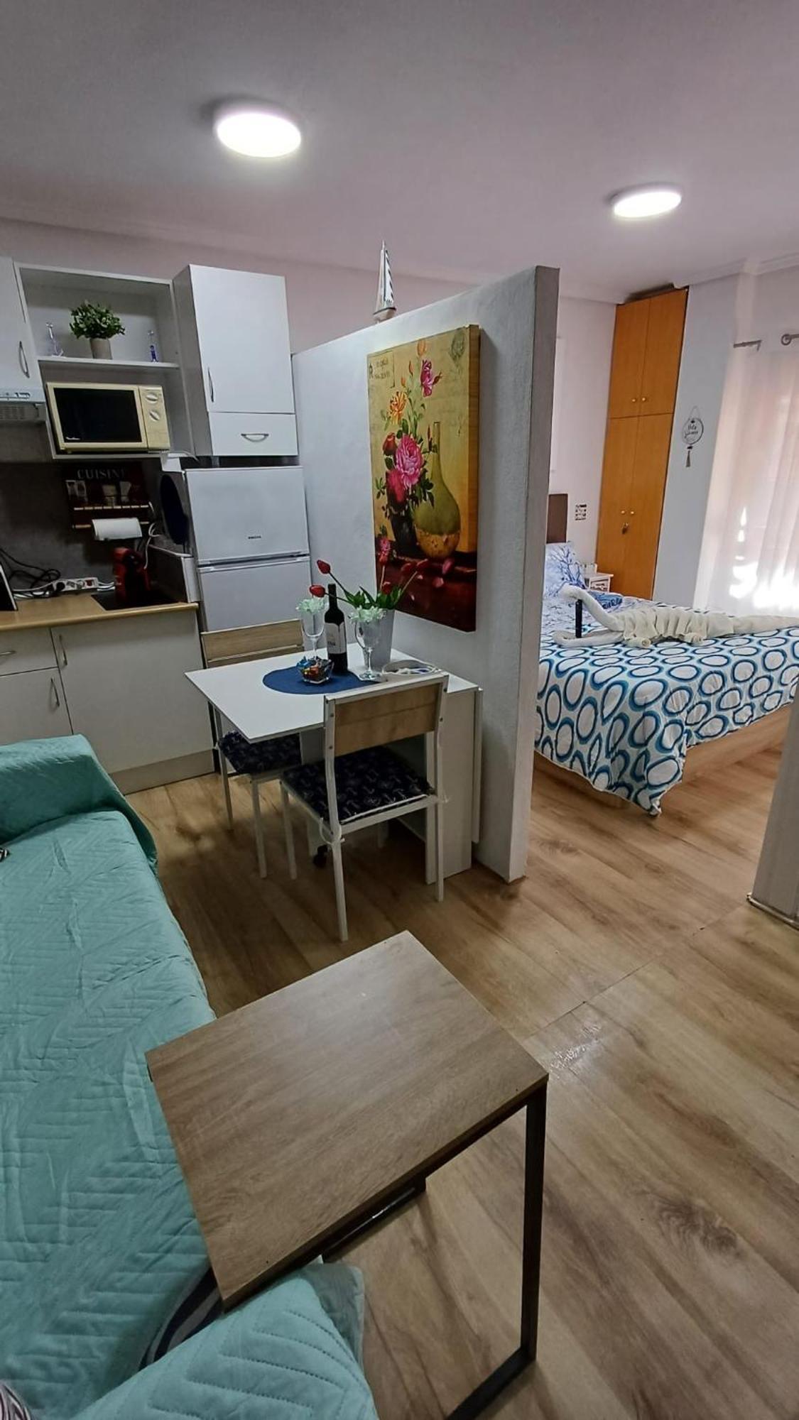 Alicante Postiguet Studios Экстерьер фото