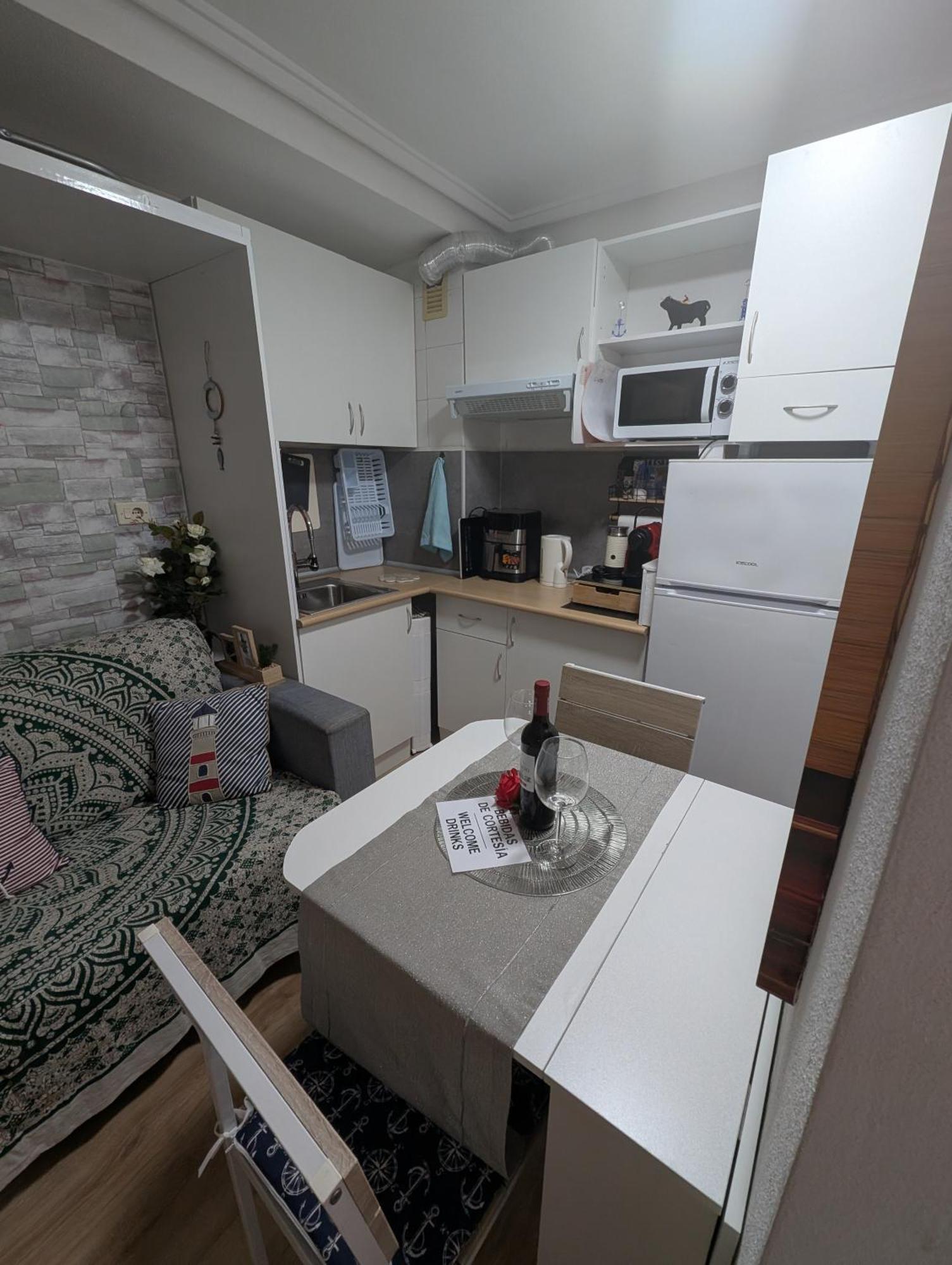 Alicante Postiguet Studios Экстерьер фото