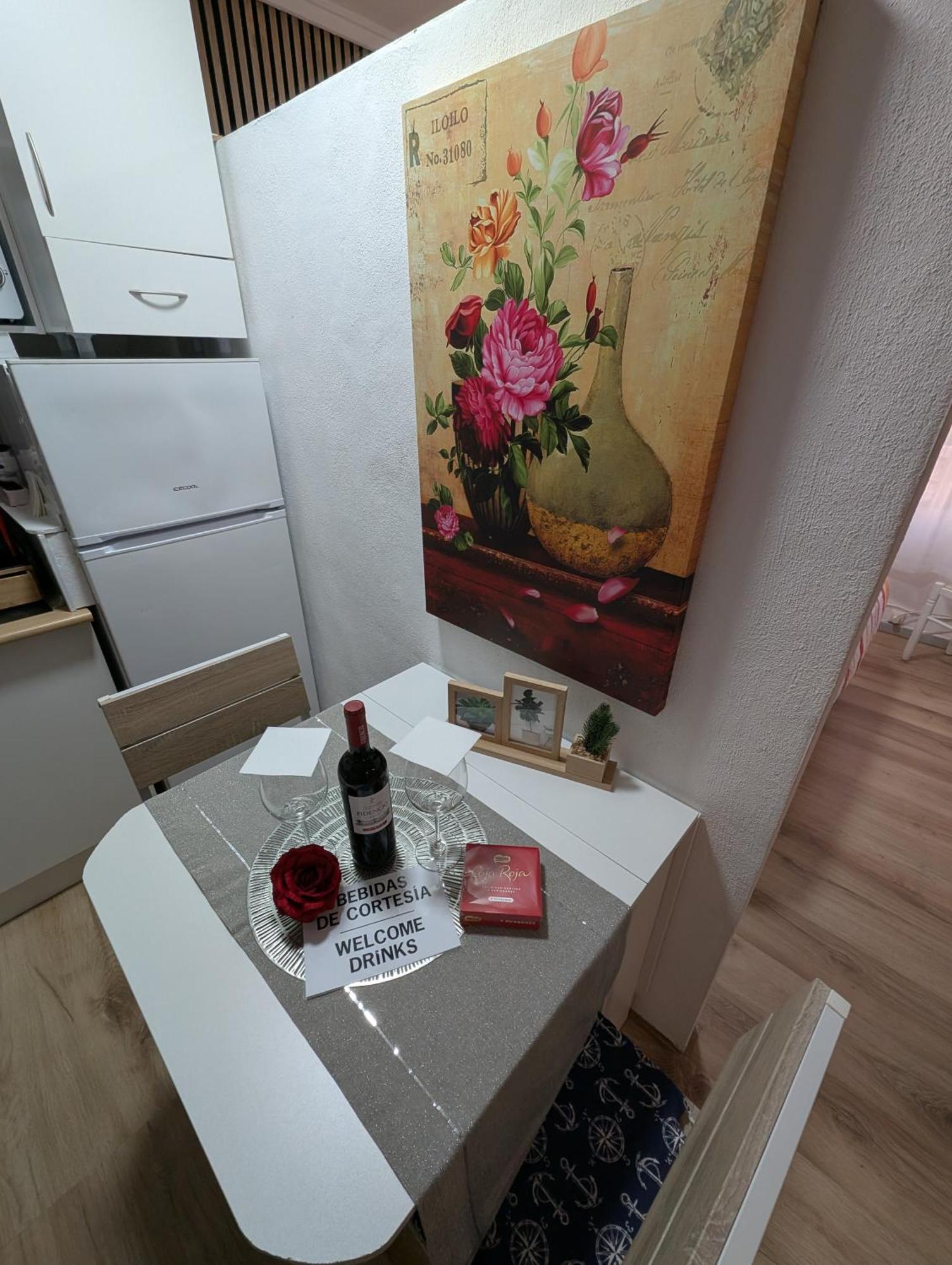 Alicante Postiguet Studios Экстерьер фото