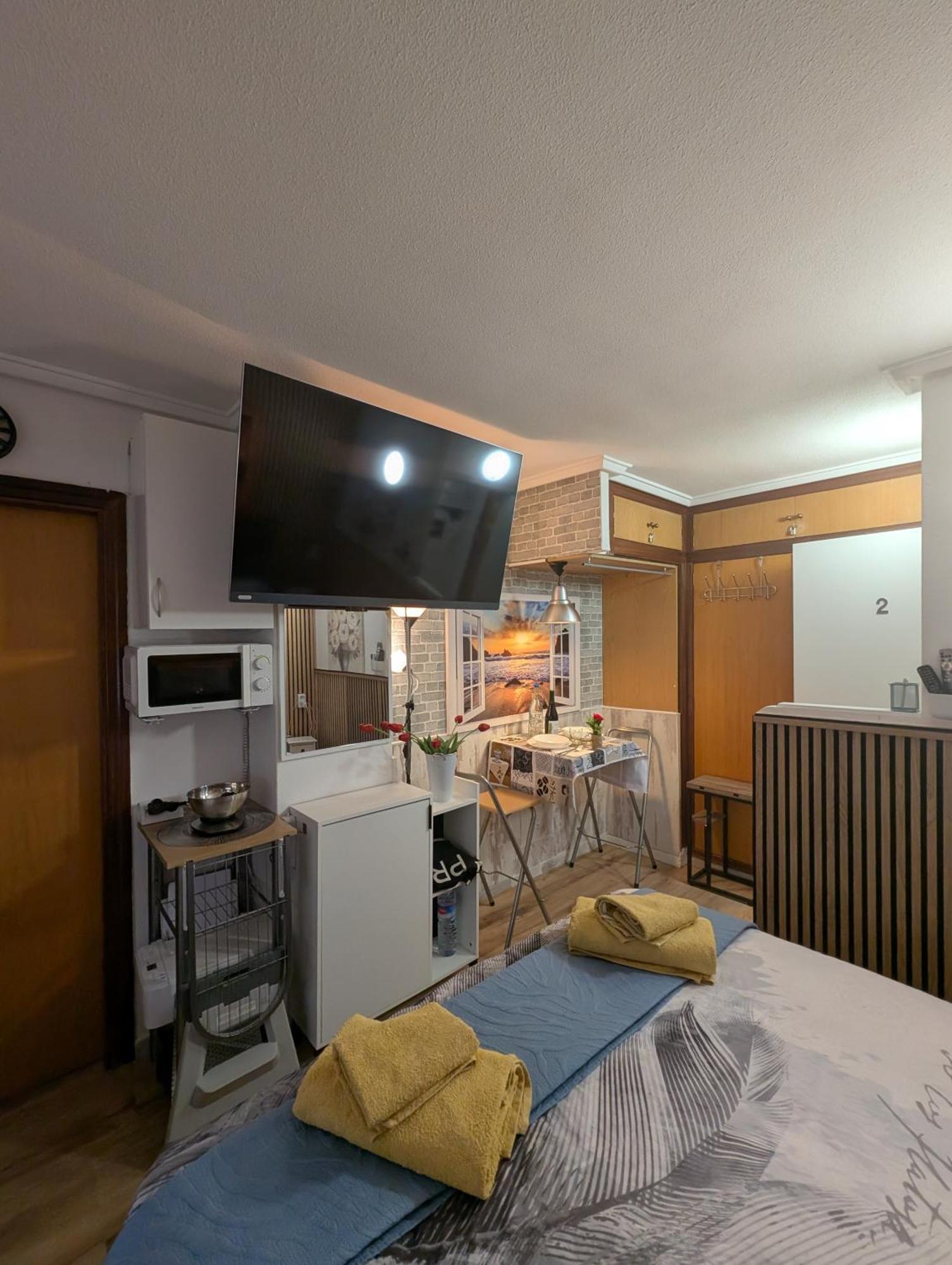 Alicante Postiguet Studios Экстерьер фото