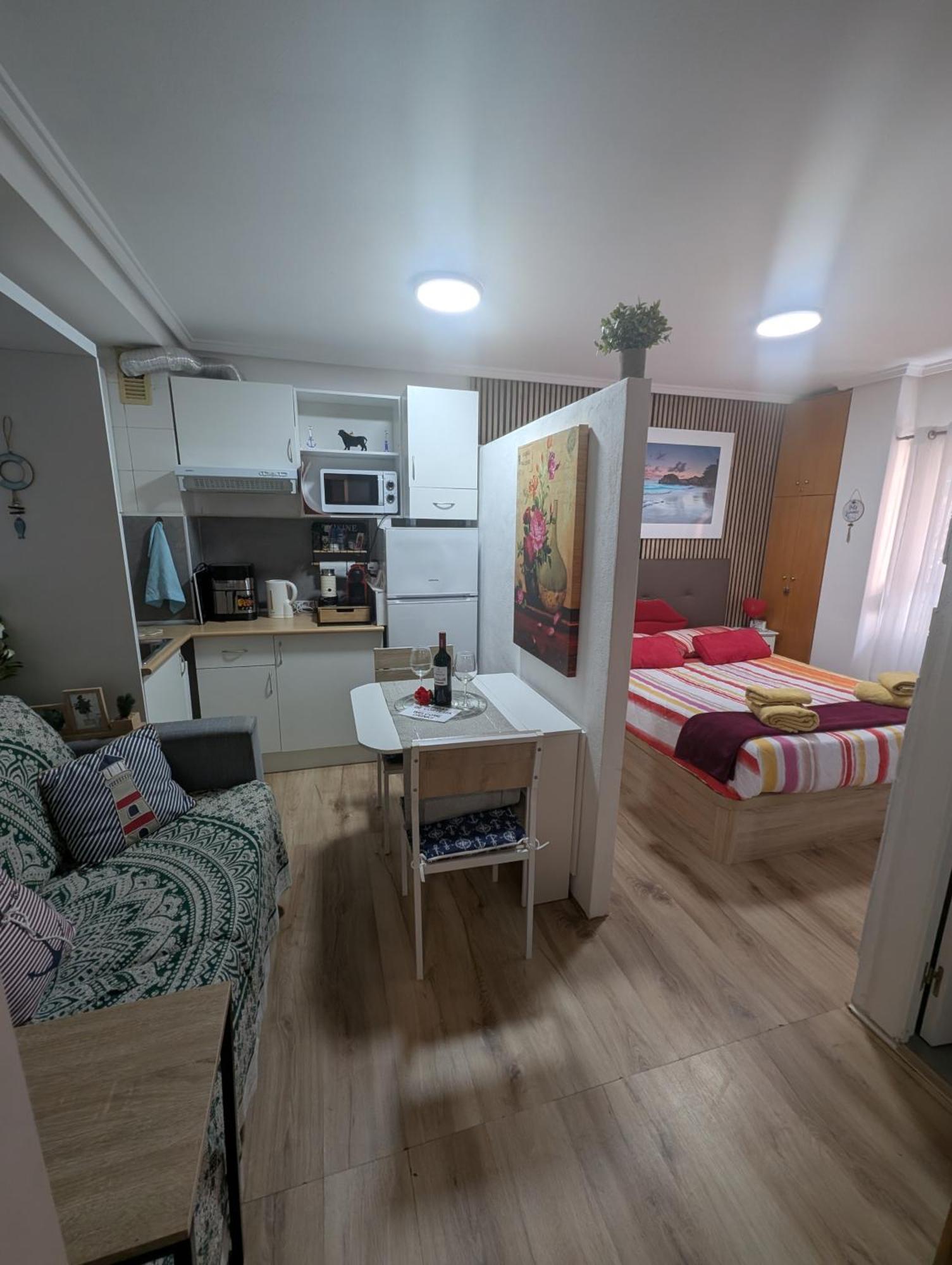 Alicante Postiguet Studios Экстерьер фото