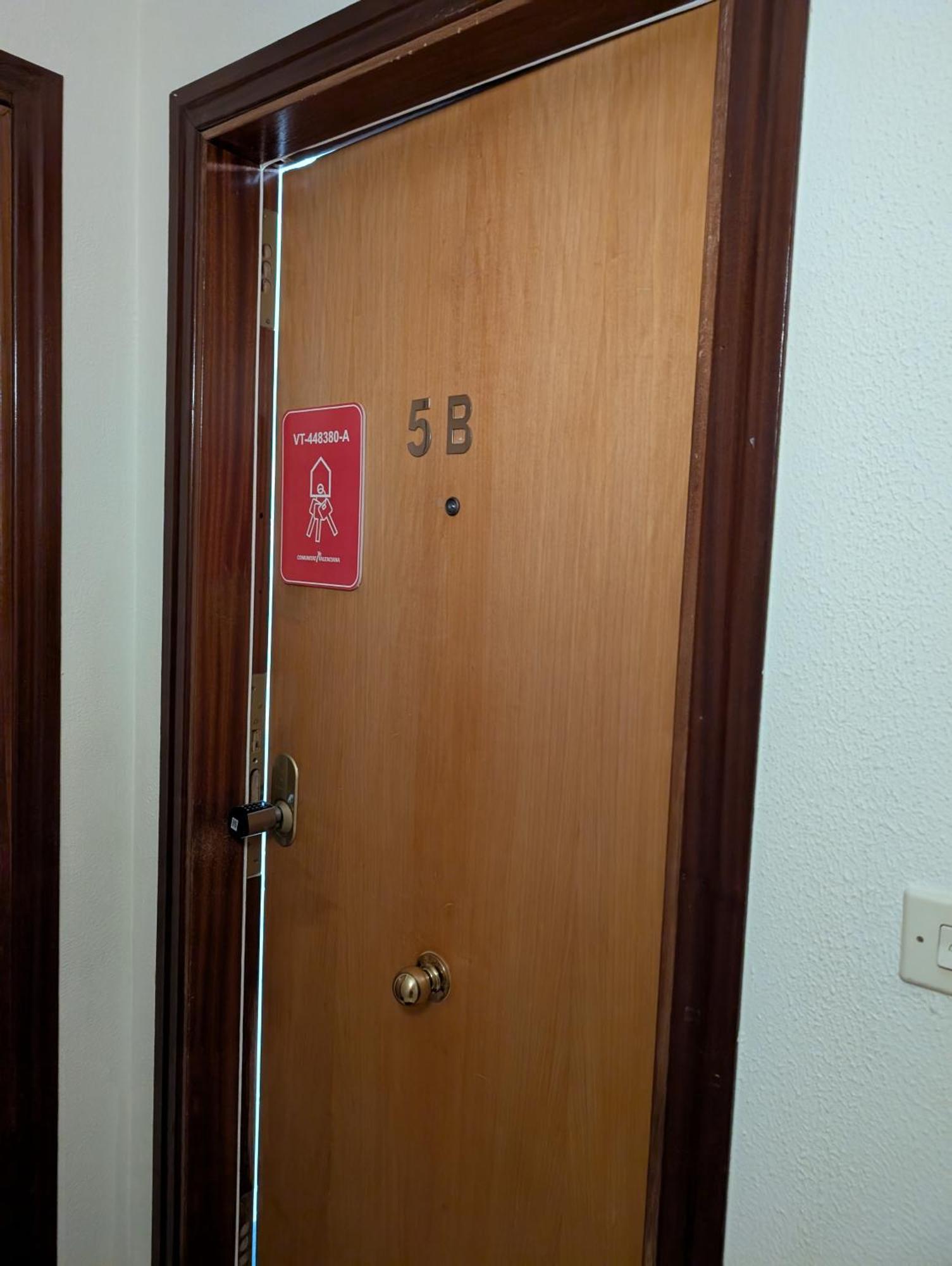 Alicante Postiguet Studios Экстерьер фото